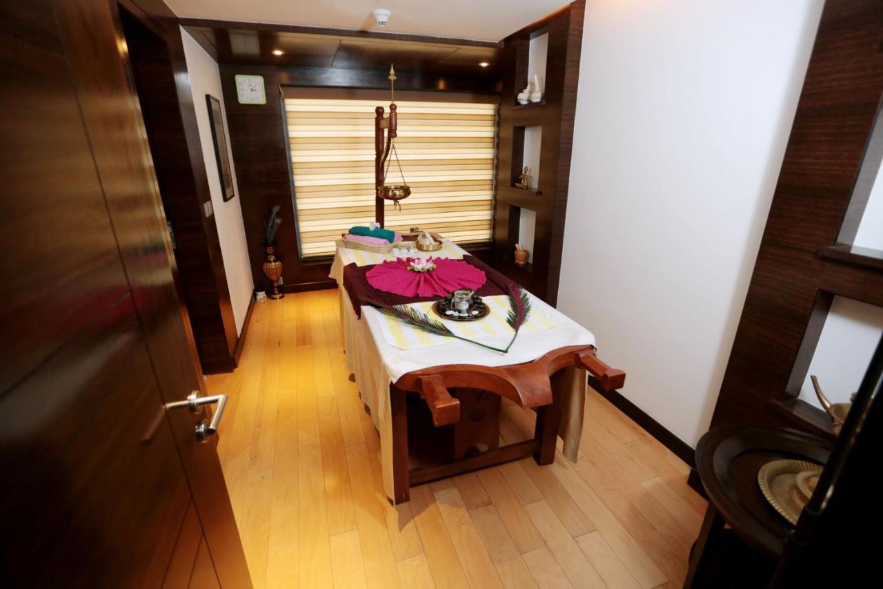 Hotel Madin Varanasi Luaran gambar